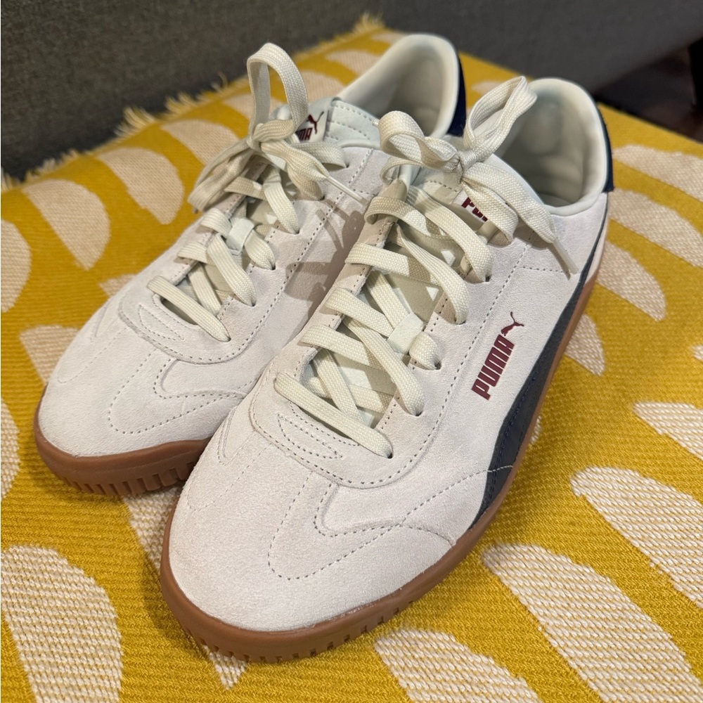 PUMA men's club 5v5 sneaker - size 10